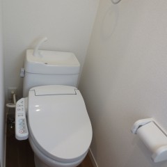 トイレ（温水洗浄便座は別途工事代金が発生します。）