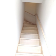 ２階に行く階段